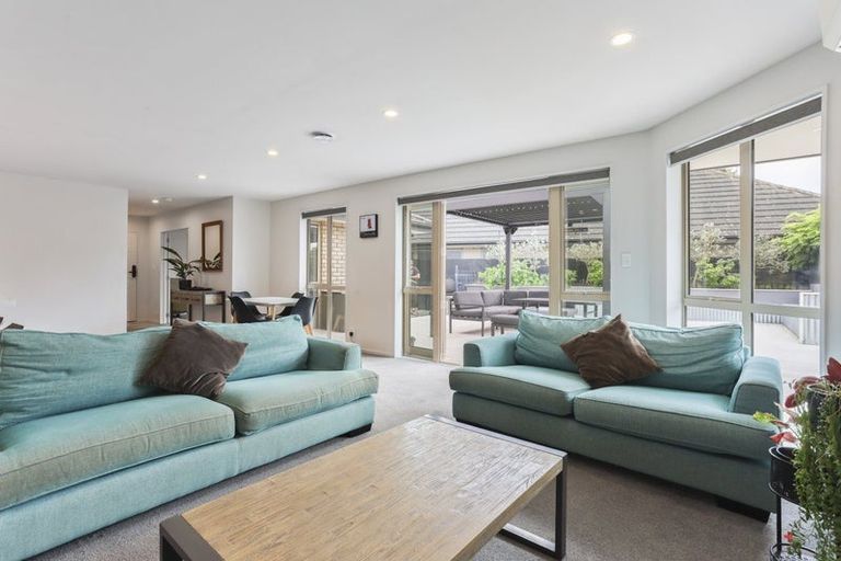 Photo of property in 7 Ambrose Place, Rangiora, 7400