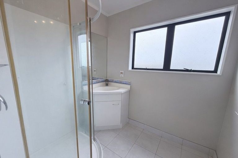 Photo of property in 19 Miriam Corban Heights, Henderson, Auckland, 0612