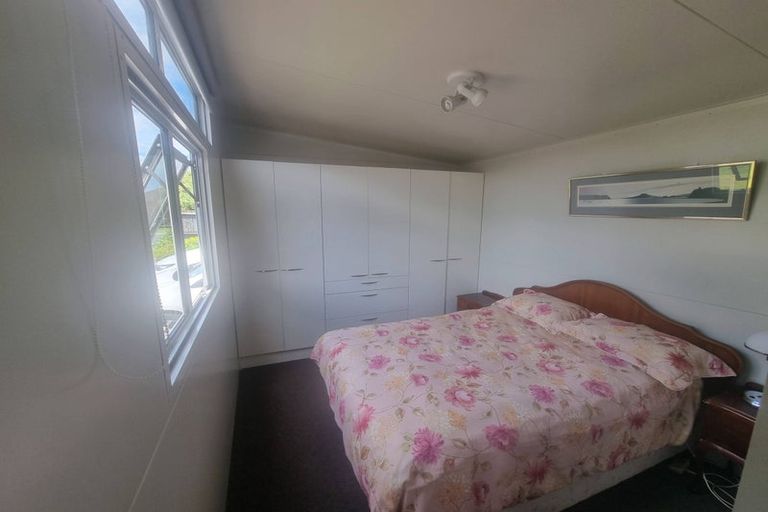 Photo of property in 8 Sandspit Road, Waiuku, 2123