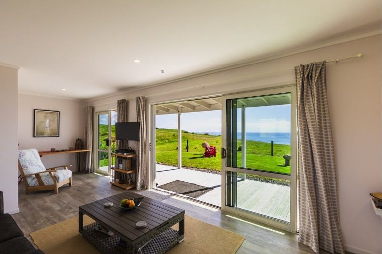 Photo of property in 23 Netherton Road, Omakere, 4271