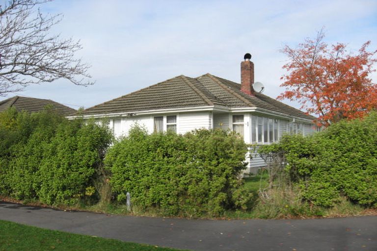 Photo of property in 69 Hoani Street, Northcote, Christchurch, 8052