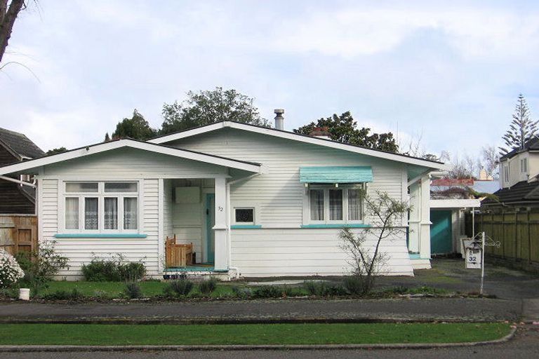 Photo of property in 32 Union Street, Hokowhitu, Palmerston North, 4410