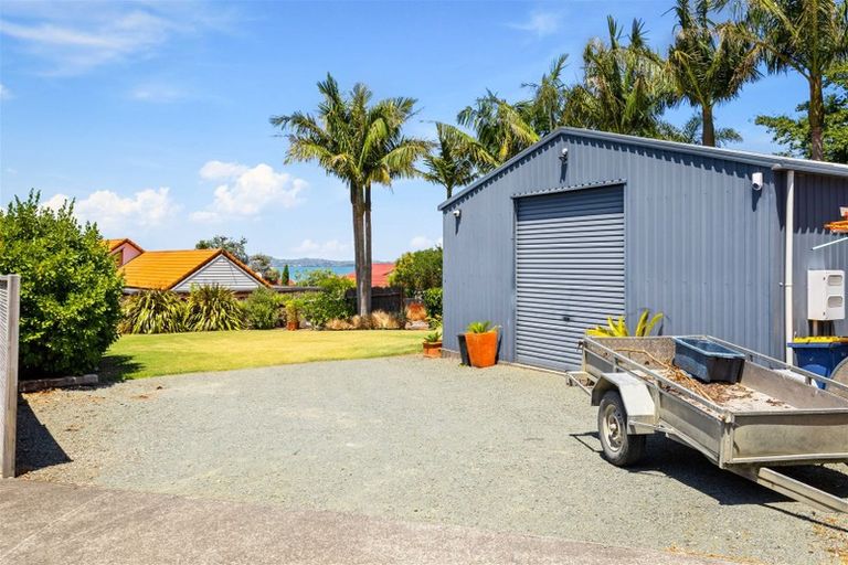 Photo of property in 86a Wiseley Road, West Harbour, Auckland, 0618
