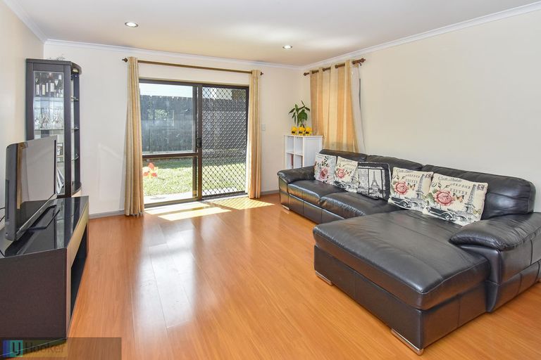Photo of property in 10c Evans Road, Weymouth, Auckland, 2103