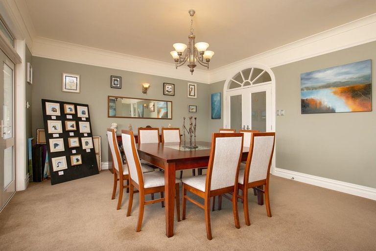 Photo of property in 121 Ferry Road, Martinborough, 5711