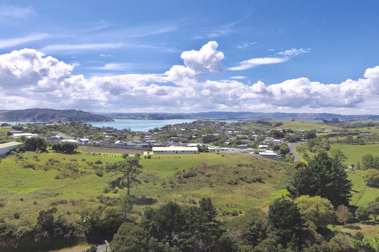 Photo of property in 8e Harakeke Place, Raglan, 3225
