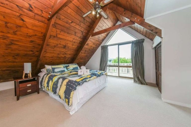 Photo of property in 2/72 Takutai Avenue, Half Moon Bay, Auckland, 2012