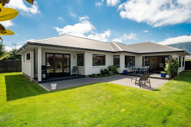 Photo of property in 27 Mavora Road, Lake Hayes, Queenstown, 9304