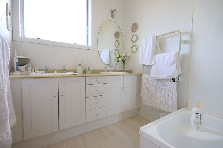 Photo of property in 137 Bay Road, Grasmere, Invercargill, 9810