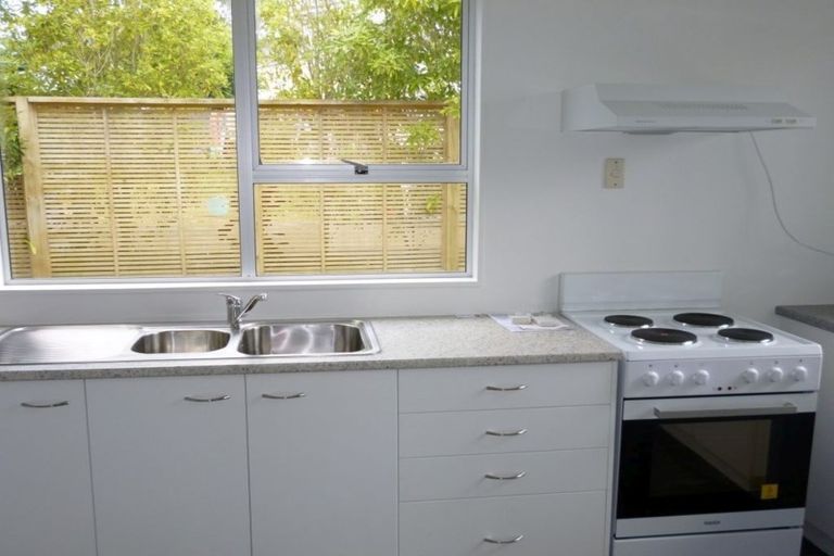 Photo of property in 2/27 Brandon Road, Glen Eden, Auckland, 0602