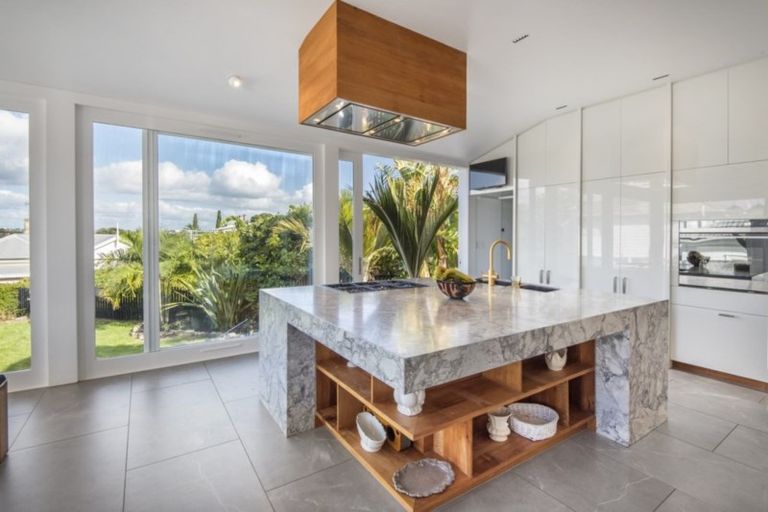 Photo of property in 8 St Aubyn Street, Devonport, Auckland, 0624