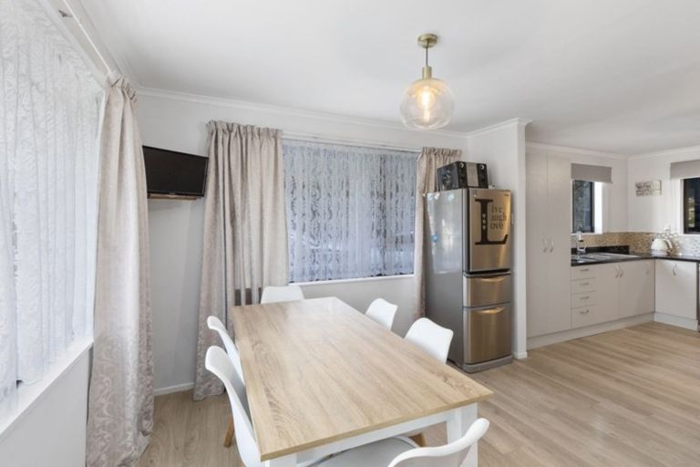 Photo of property in 184a George Street, Stokes Valley, Lower Hutt, 5019