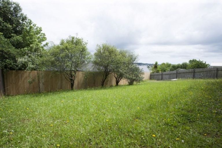 Photo of property in 33 Hobsonville Road, West Harbour, Auckland, 0618