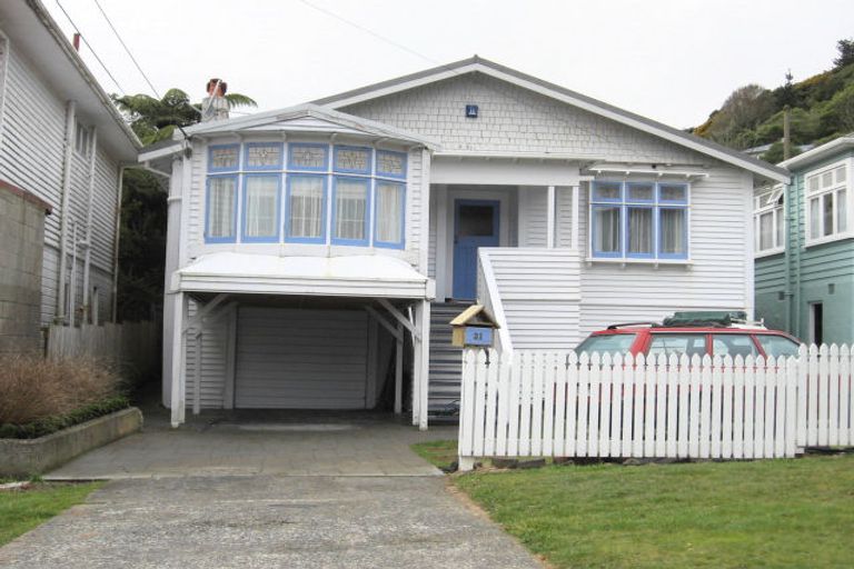 Photo of property in 21 Burrows Avenue, Karori, Wellington, 6012