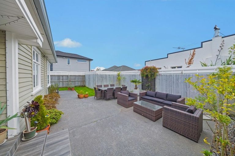 Photo of property in 153 Centaurus Road, Saint Martins, Christchurch, 8022