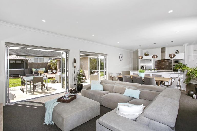 Photo of property in 13 Hillpark Drive, Pokeno, 2402