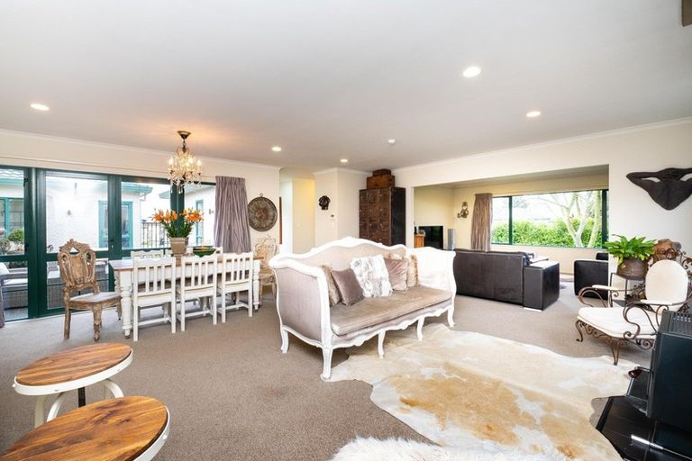 Photo of property in 2 Hanna Place, Havelock North, 4130