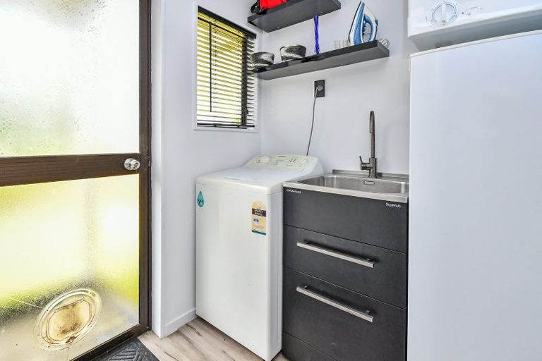 Photo of property in 9b Hazards Road, Weymouth, Auckland, 2103