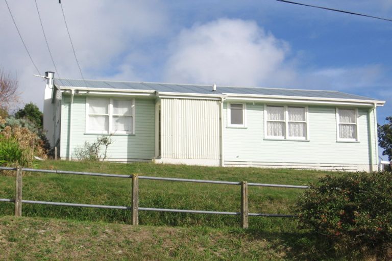 Photo of property in 16 Waiuta Street, Titahi Bay, Porirua, 5022