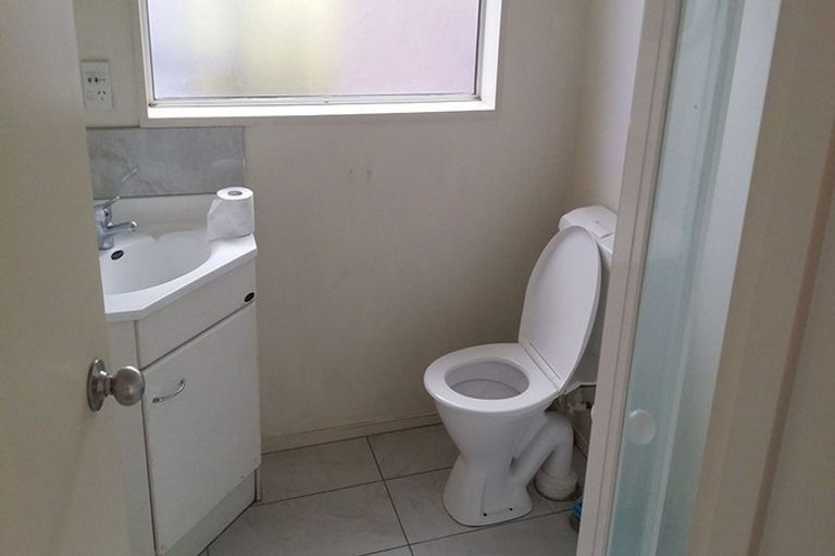 Photo of property in 33 Hillary Crescent, Upper Riccarton, Christchurch, 8041