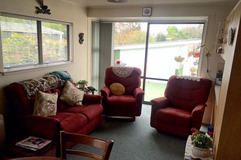 Photo of property in 7 Moreton Road, Carterton, 5713