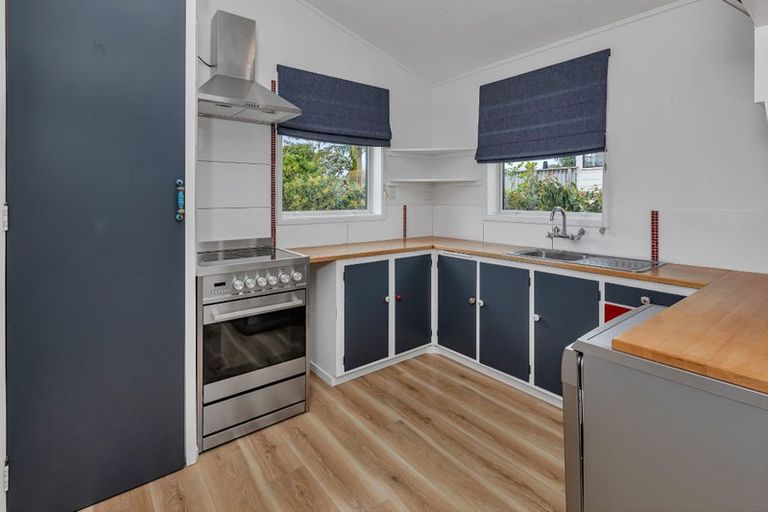 Photo of property in 31 Shearwater Street, One Tree Point, 0118