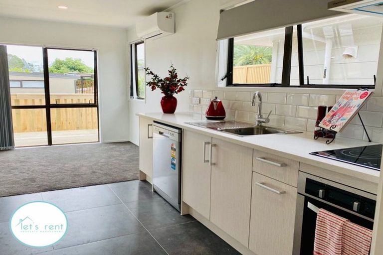Photo of property in 12 Fourth View Avenue, Beachlands, Auckland, 2018