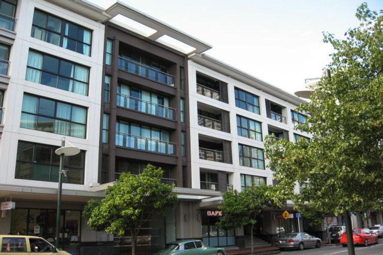 Photo of property in The Quays Apartments, 4m/99 Customs Street, Auckland Central, Auckland, 1010