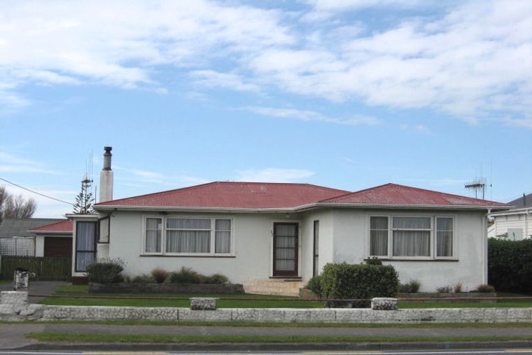 Photo of property in 32 Mosston Road, Castlecliff, Whanganui, 4501
