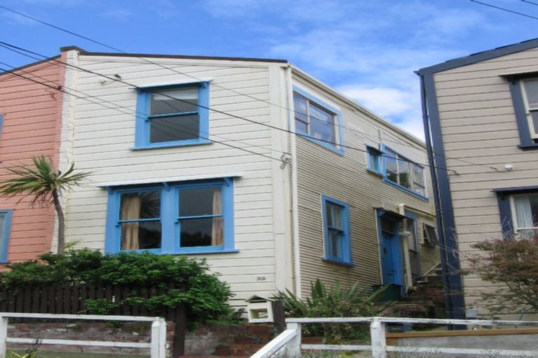 Photo of property in 32 Edinburgh Terrace, Berhampore, Wellington, 6023