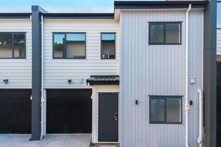 Photo of property in 53d Evans Road, Glen Eden, Auckland, 0602