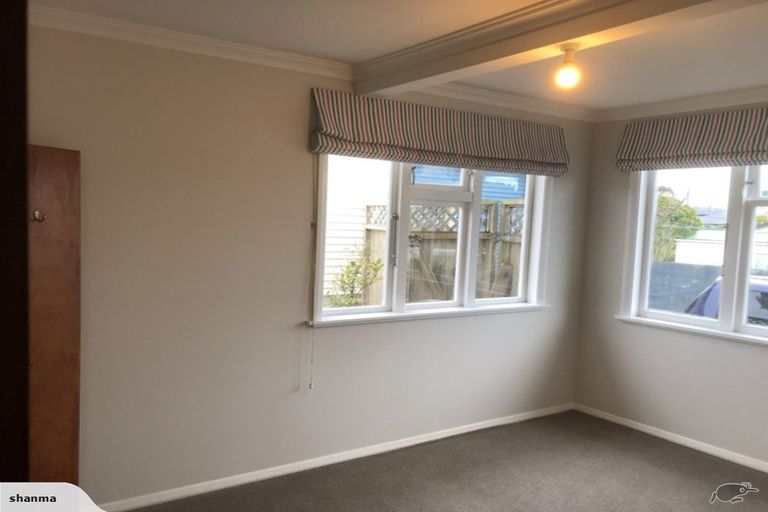 Photo of property in 54 Horokiwi Road West, Newlands, Wellington, 6037