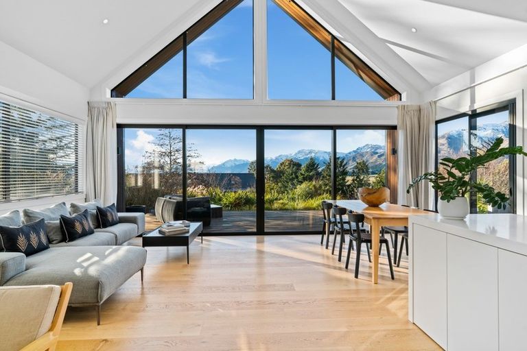 Photo of property in 3 Maude View Road, Hawea Flat, Wanaka, 9382