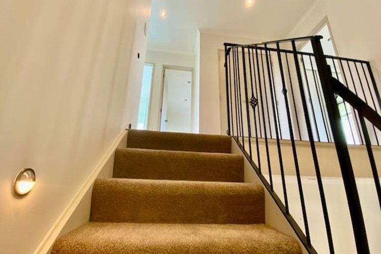 Photo of property in 27c Swanson Road, Henderson, Auckland, 0610