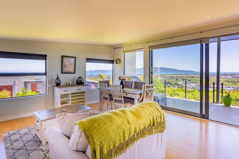 Photo of property in 7 Ocean Vista Lane, Paraparaumu, 5032