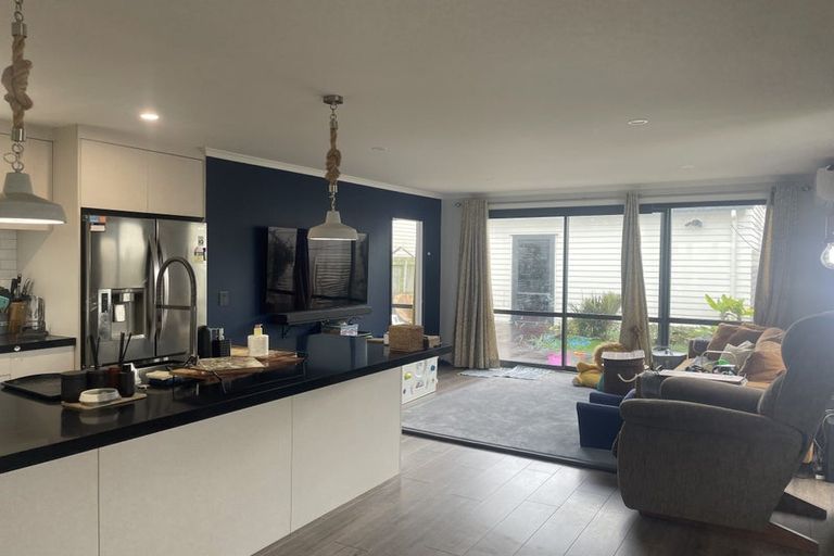 Photo of property in 10 Hopuni Way, Takanini, 2112