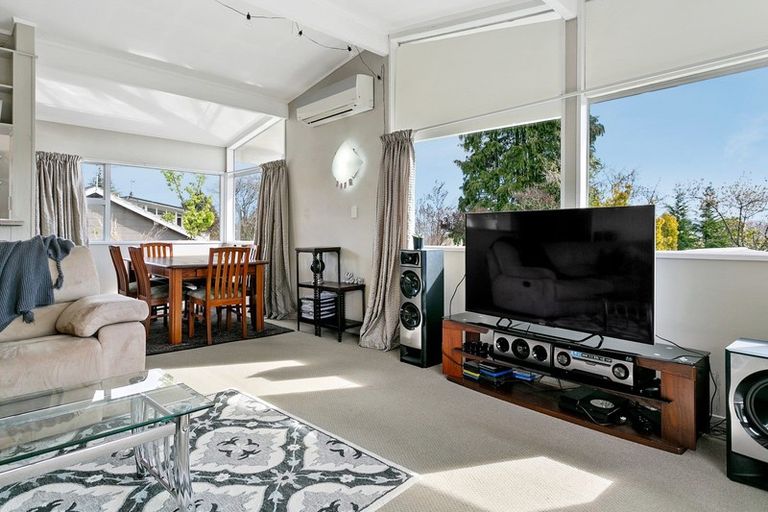 Photo of property in 2/4 Kereru Street, Two Mile Bay, Taupo, 3330