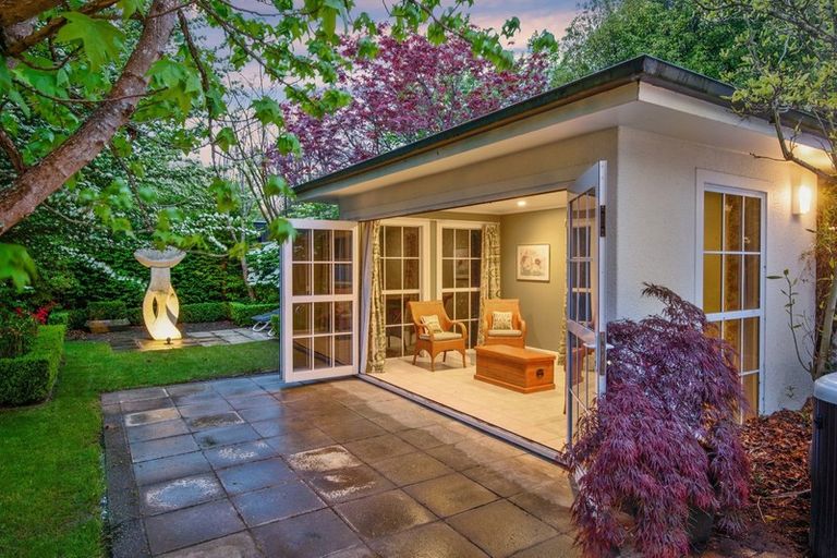 Photo of property in 38 Waiwetu Street, Fendalton, Christchurch, 8052