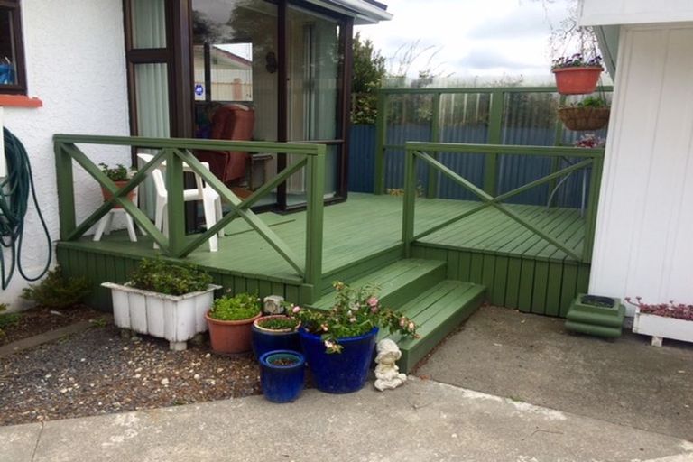 Photo of property in 7 Moreton Road, Carterton, 5713