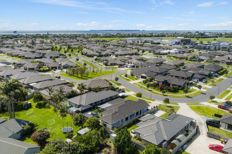 Photo of property in 29 Leet Crescent, Papamoa Beach, Papamoa, 3118