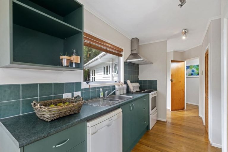 Photo of property in 1/4 Firth Road, Torbay, Auckland, 0630