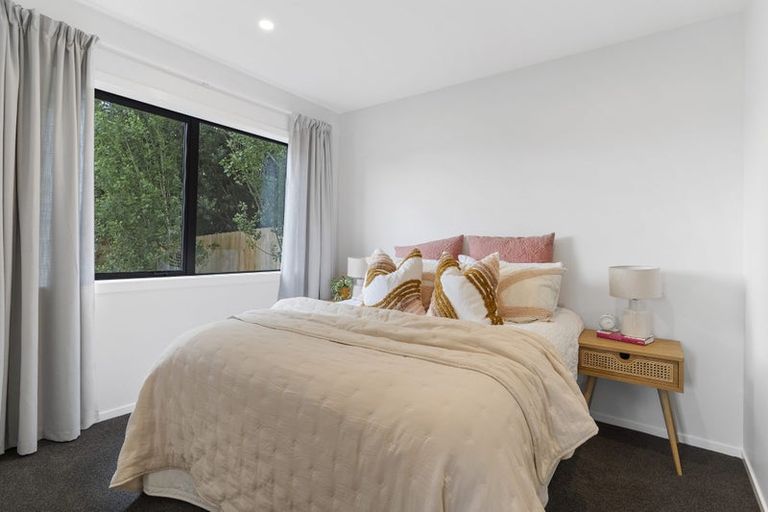 Photo of property in 24a Hayman Place, Beach Haven, Auckland, 0626