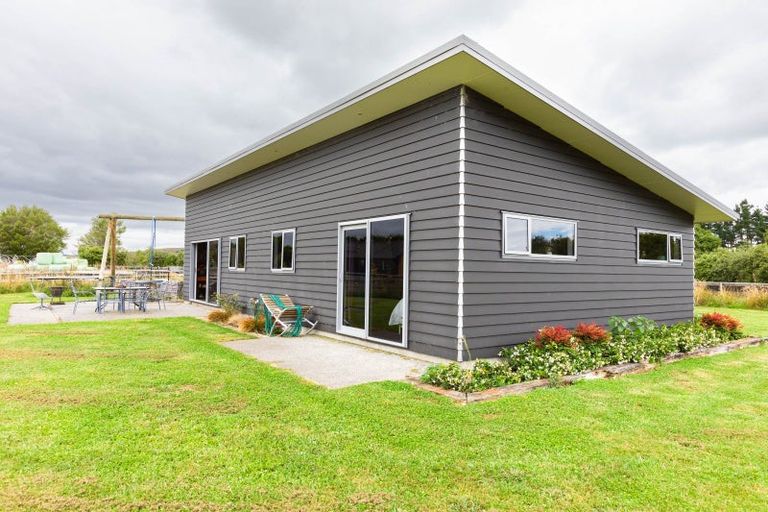 Photo of property in 220 Cowper Road, Dannevirke, 4976