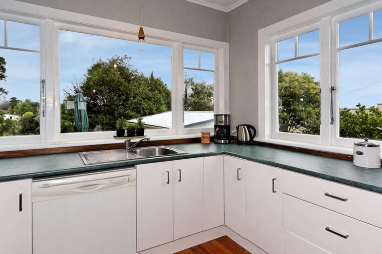 Photo of property in 179 Titirangi Road, New Lynn, Auckland, 0600