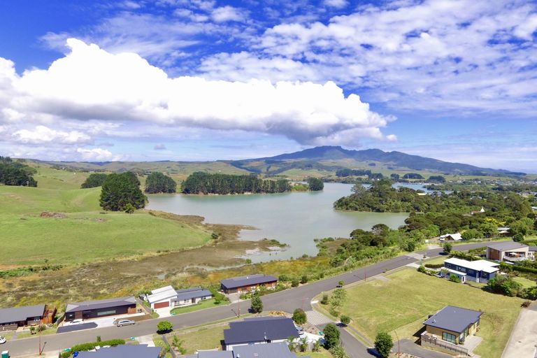 Photo of property in 8e Harakeke Place, Raglan, 3225