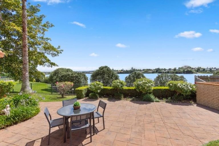 Photo of property in 88 Rushgreen Avenue, Pahurehure, Papakura, 2113