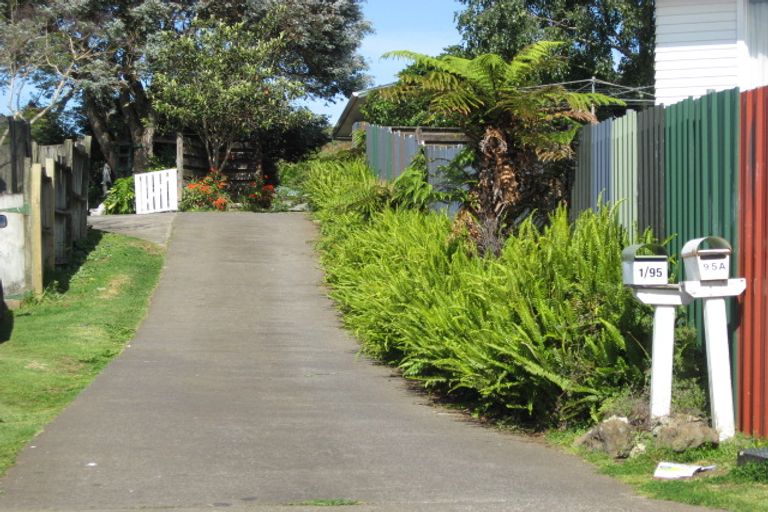 Photo of property in 2/95 Crawford Avenue, Mangere Bridge, Auckland, 2022
