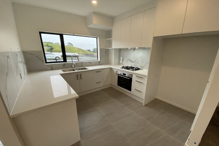 Photo of property in 35a Crestview Rise, Papakura, 2110