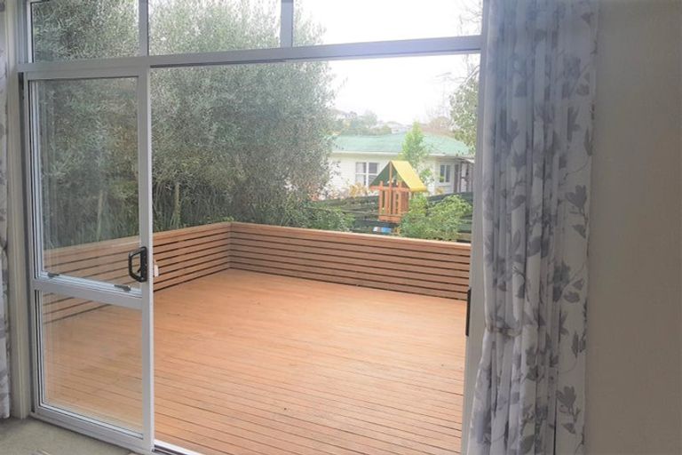 Photo of property in 52 Moore Street, Hillcrest, Auckland, 0627