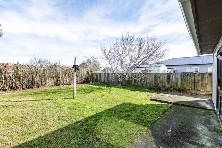 Photo of property in 71 Clifton Drive, Waitara, 4320